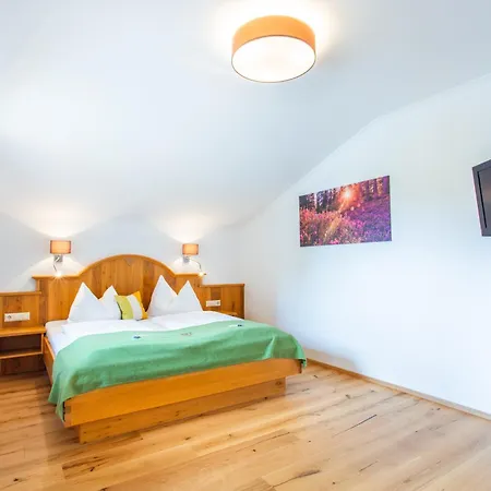 Forsterhof رامساو أم داتشستين